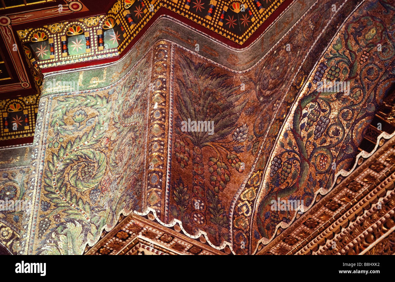 La Cupola della roccia, Gerusalemme, interni decorazione a mosaico Foto Stock