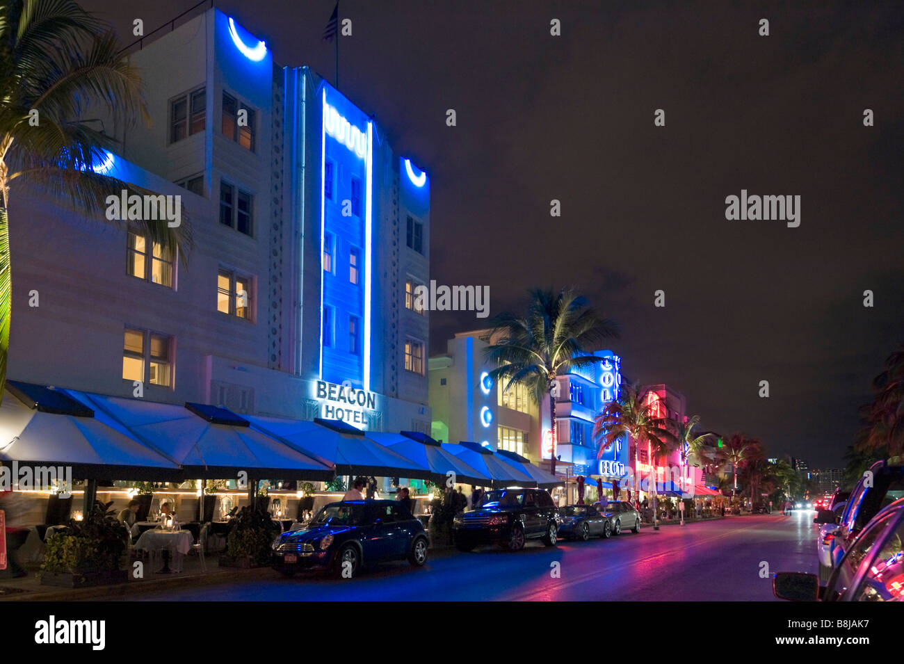 Alberghi su Ocean Drive nel Quartiere dell'Art Deco di notte, South Beach, Miami Beach, Gold Coast, Florida, Stati Uniti d'America Foto Stock