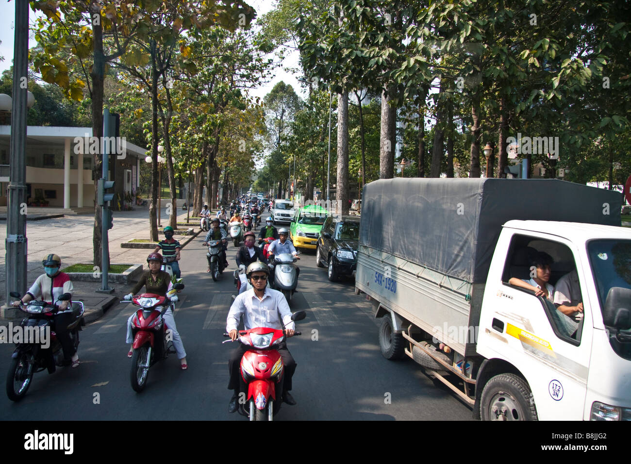 Strade trafficate del centro di Saigon Foto Stock