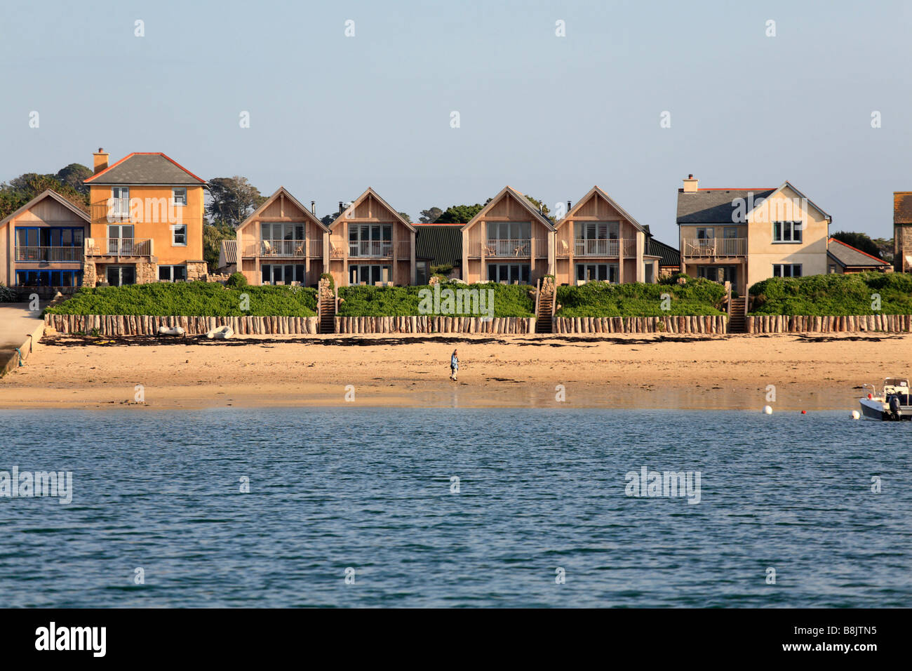 Vista dal mare di Flying Boat Club New Grimsby Tresco Isole Scilly Cornwall Regno Unito Foto Stock