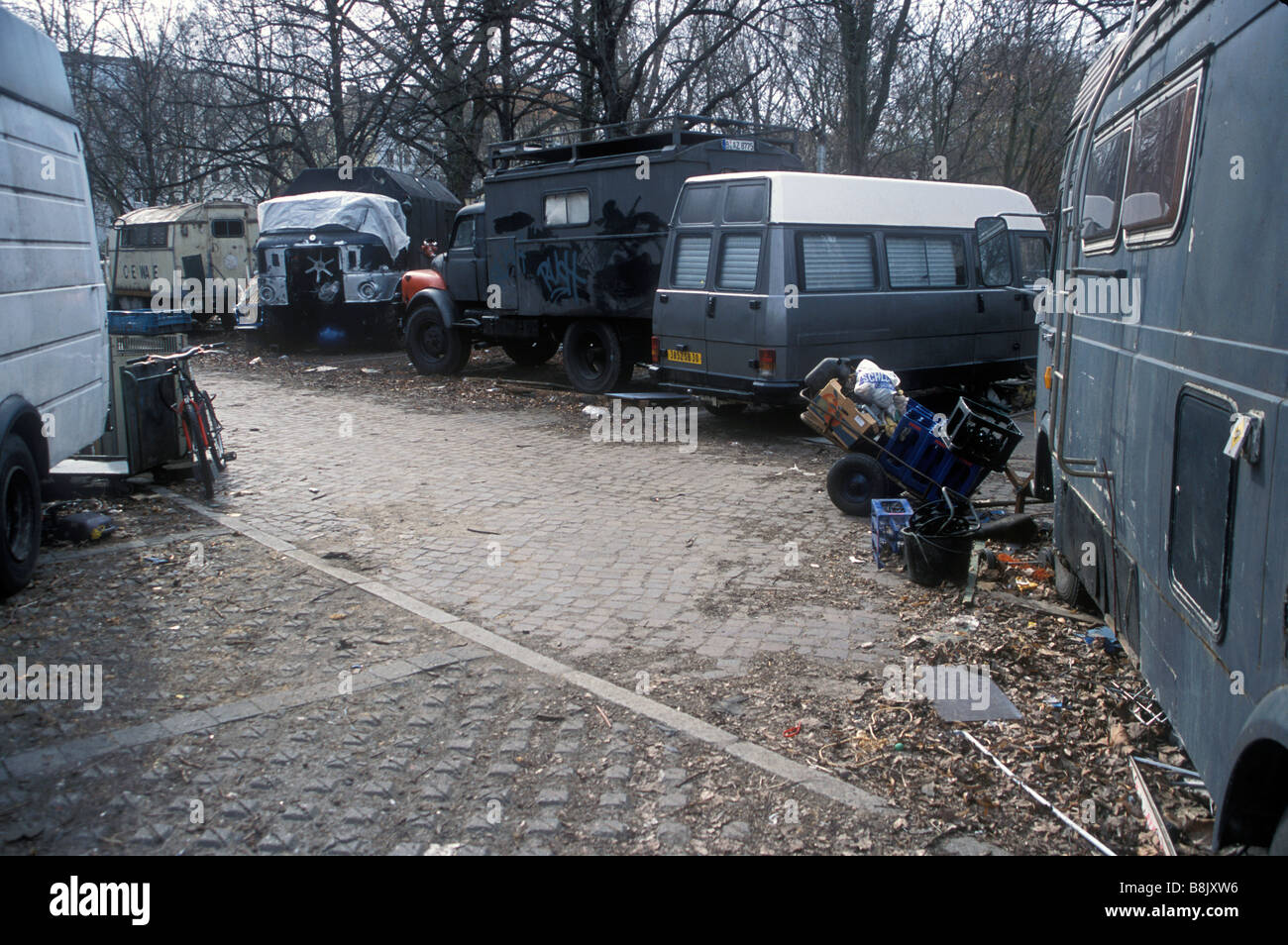 Un camp squaters lungo il primo percorso del Muro di Berlino Berlino Germania Foto Stock