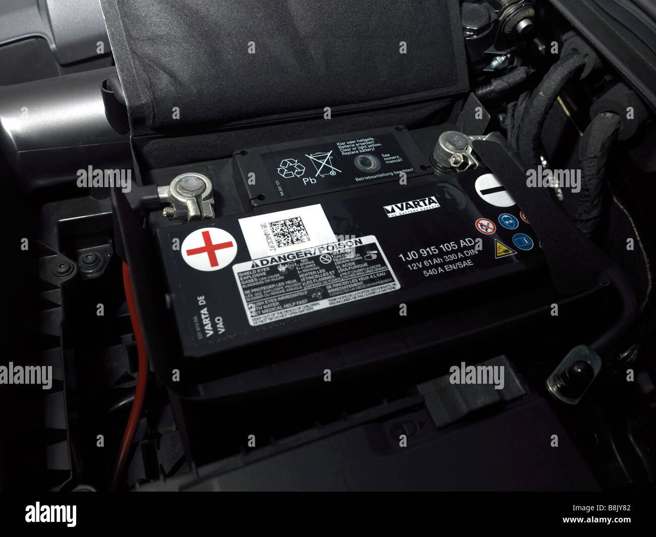 Batteria dell'auto immagini e fotografie stock ad alta risoluzione - Alamy