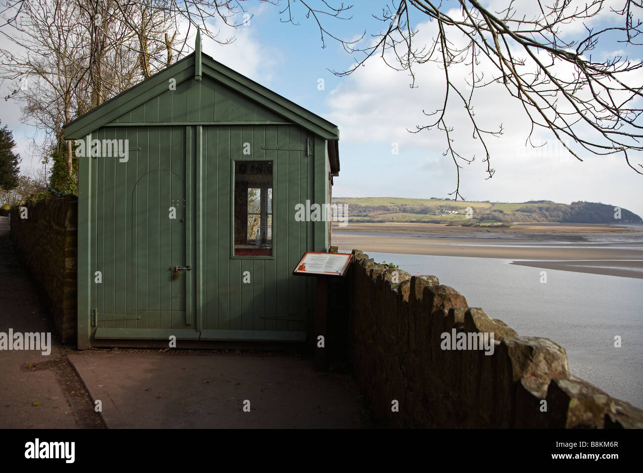 La scrittura di un capannone dove Dylan Thomas ha scritto gran parte del suo lavoro, Laugharne, West Wales, Regno Unito Foto Stock
