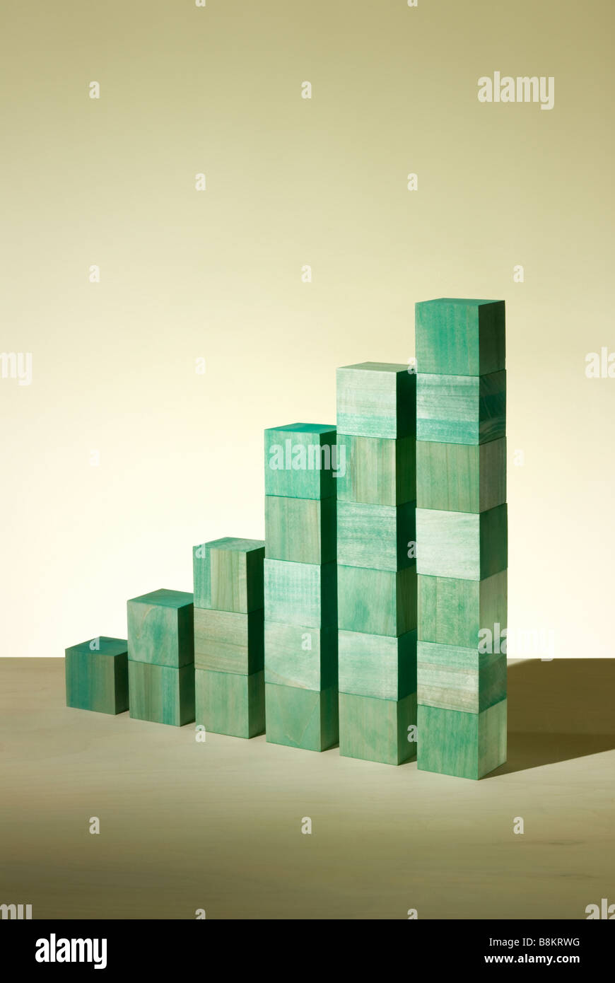 Il verde di legno verniciato il grafico a barra Foto Stock
