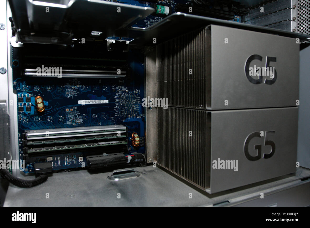 Slot per ram di una mela powermac g5 immagini e fotografie stock ad alta  risoluzione - Alamy