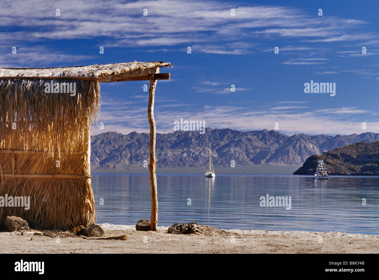 Palapa a Playa Buenaventura, Bahia Concepcion,bay nel Golfo di California (Mare di Cortez) vicino a Mulege, Baja California Sur Messico Foto Stock