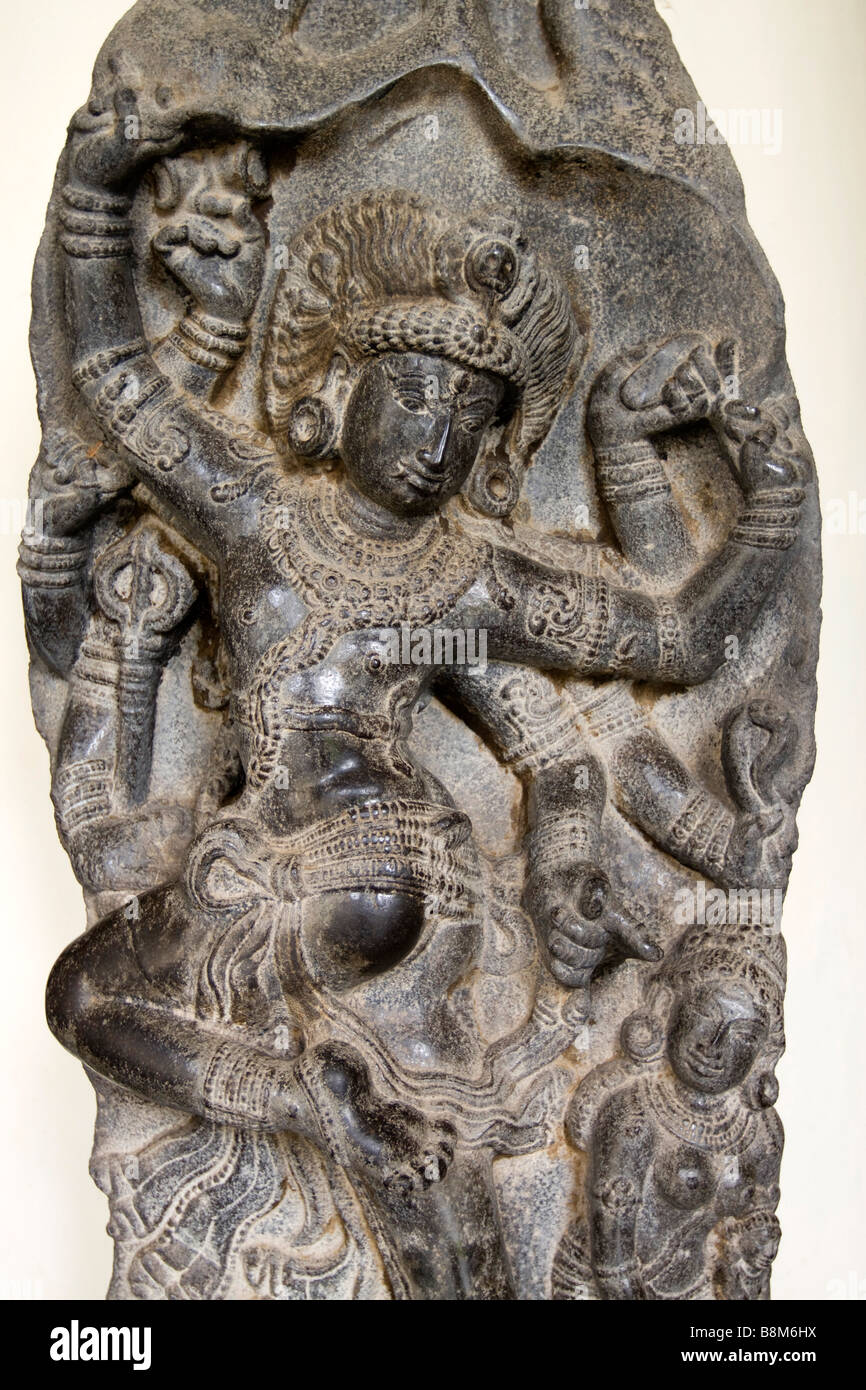 India Tamil Nadu Thanjavur Royal Palace Museum Gaja Samharar Shiva la scultura da Darasuram Foto Stock