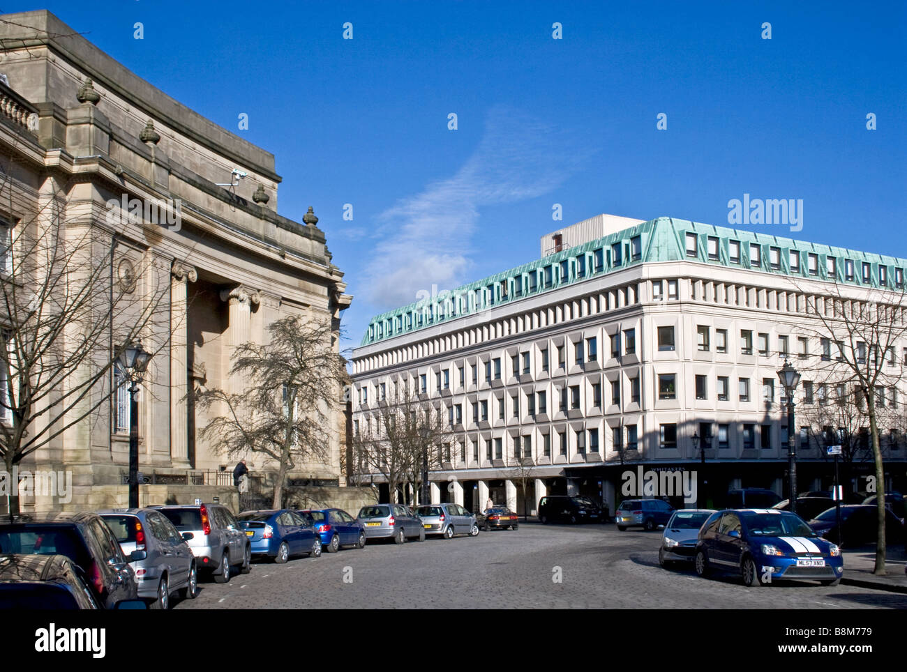 Le Mans Crescent, centro città, Bolton, Regno Unito. Bolton Magistrates Court - sulla sinistra. Foto Stock