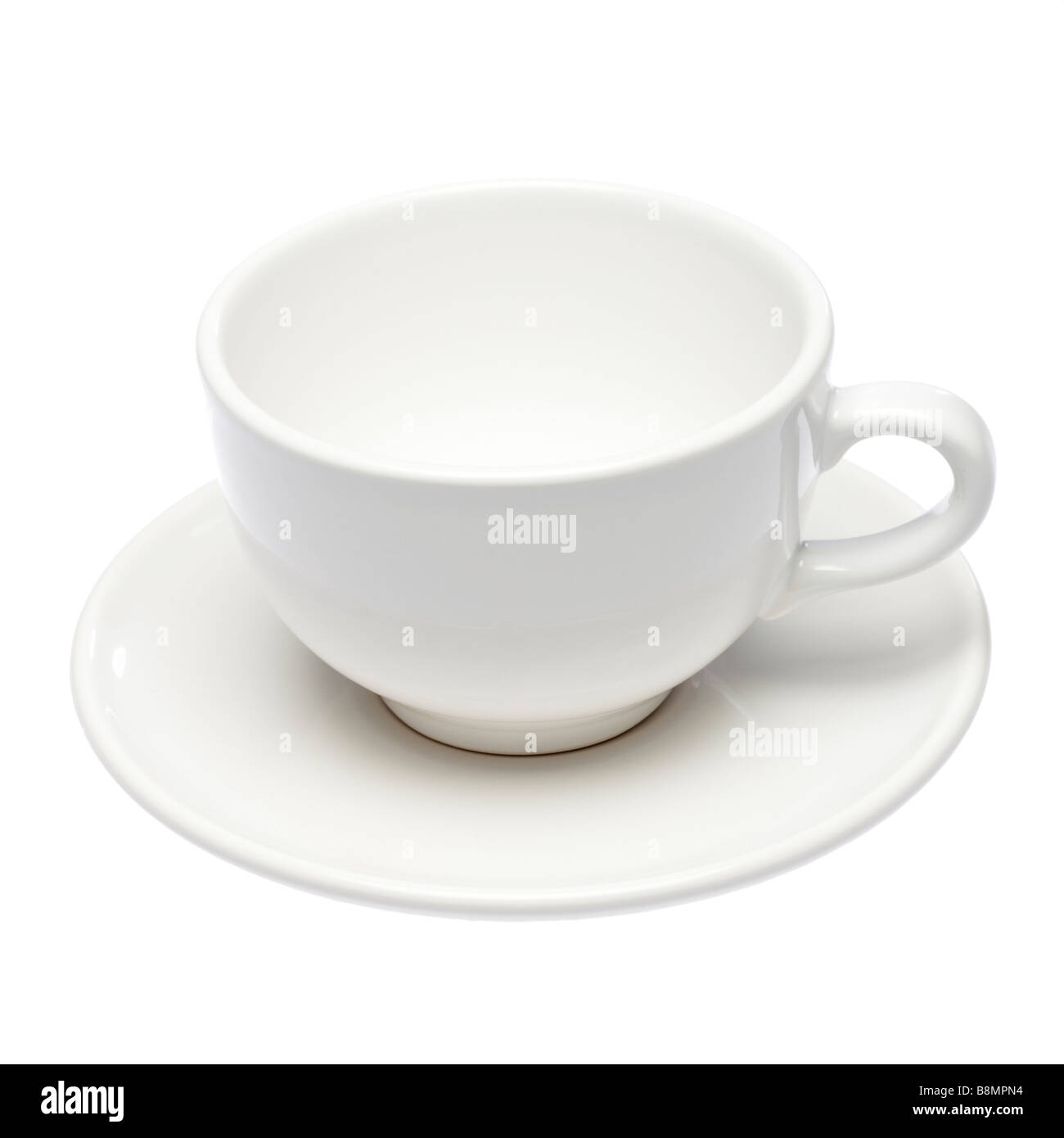Svuotare la coppa di bianco e il piattino sul ritaglio bianco Foto Stock