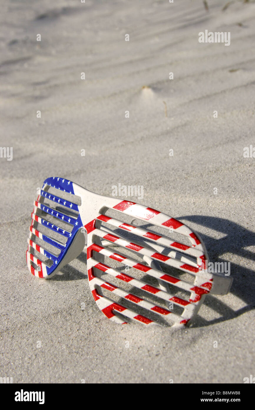 Bandiera americana degli occhiali da sole sulla spiaggia in Florida USA Foto Stock