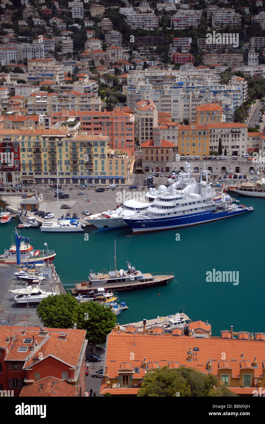 Una vista sul porto di Nizza da Chateau Nizza Francia Cote d azzurro Costa Azzurra Foto Stock