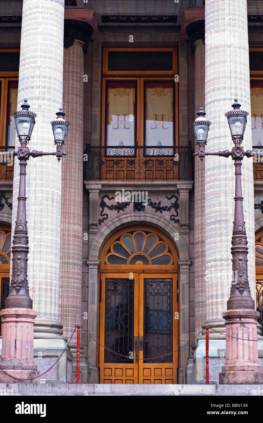 Porte coloniale monumento teatro in Guanajuato messico Foto Stock