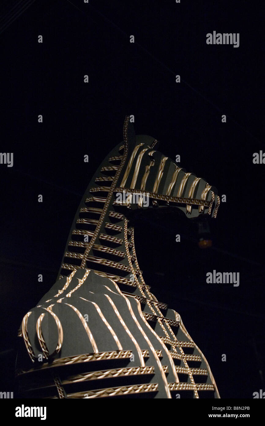 Computer generato il modello 3D di testa e le spalle di un cavallo - cybercraft woodworks - bionic design - robotx umana Foto Stock