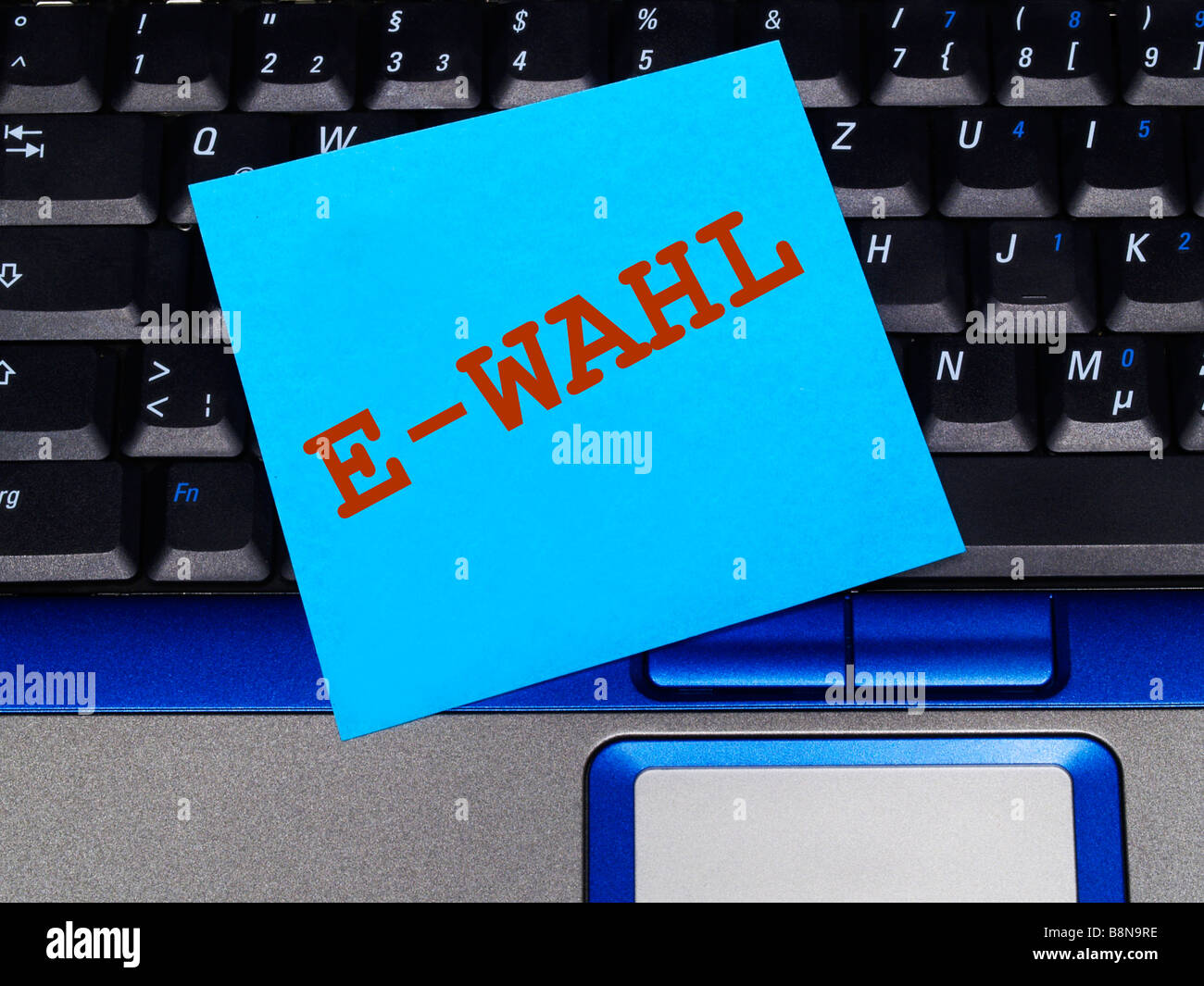 Nota memo sul notebook, e-voting Foto Stock