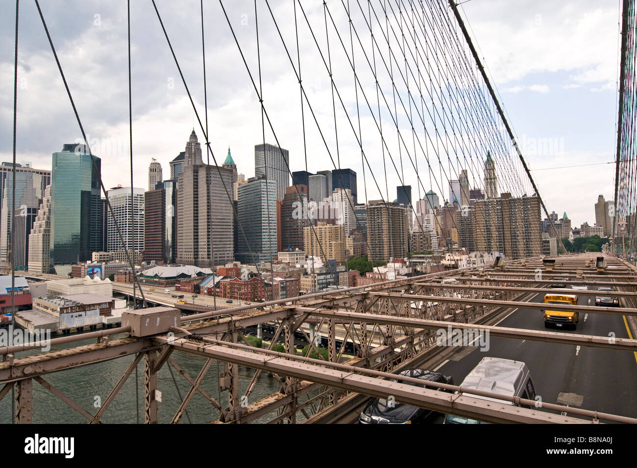 Manhattan vista dal ponte di sospensione Foto Stock