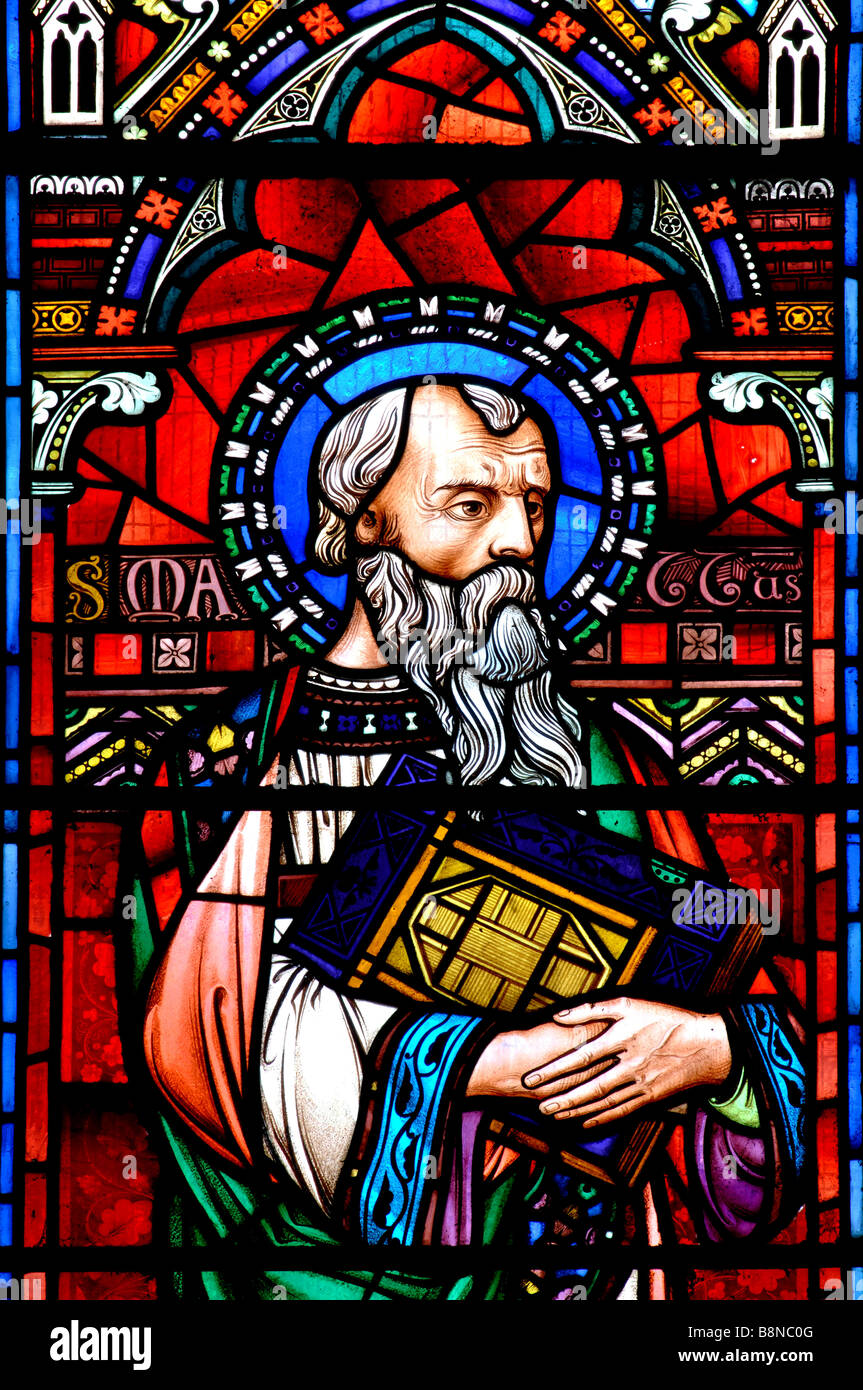 San Matteo in vetro colorato, Chiesa di Tutti i Santi, Croughton, Northamptonshire, England, Regno Unito Foto Stock