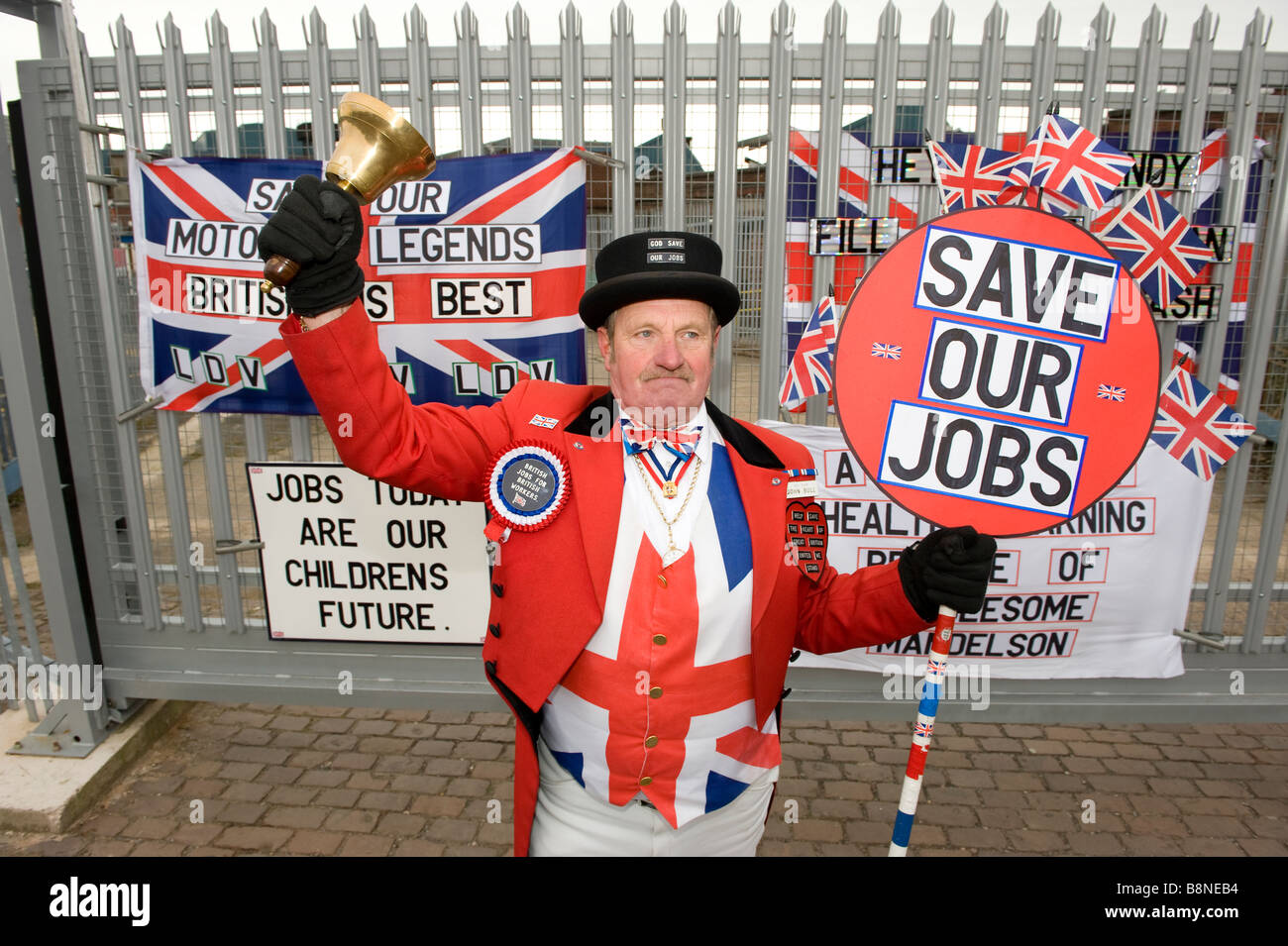 John Bull dimostra per salvare posti di lavoro britannici al di fuori delle porte della LDV van fabbrica in Birmingham, West Midlands, Regno Unito. Foto Stock