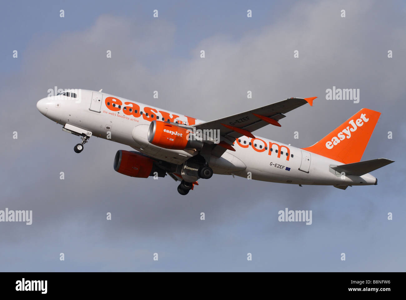 Piano Easyjet Airbus A319 battenti prendendo il largo Foto Stock