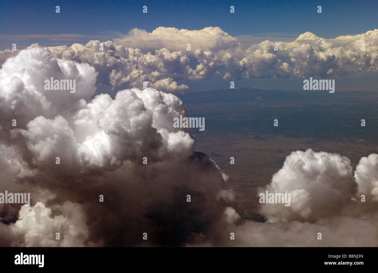 Nuvole di aeroplano Foto Stock