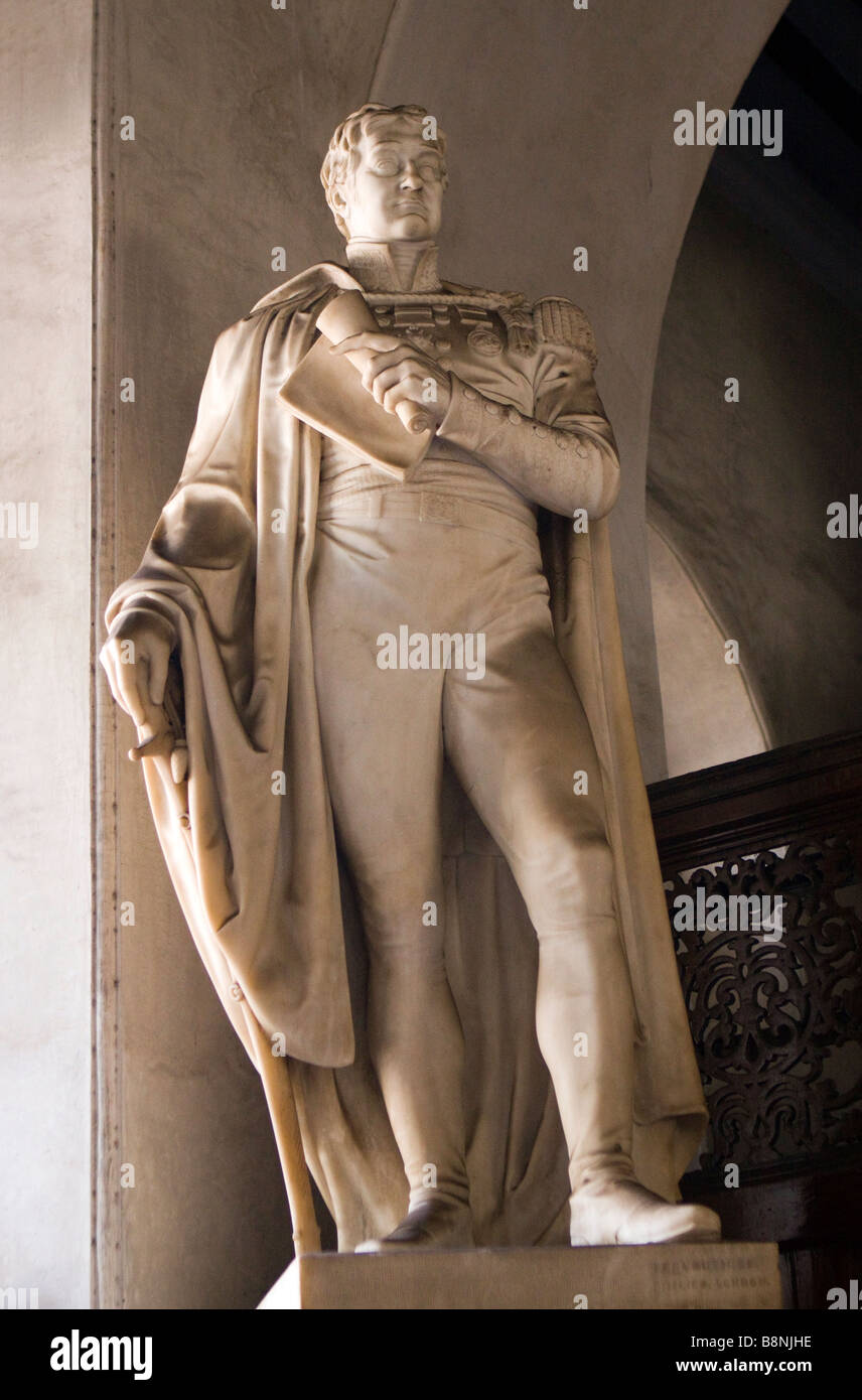 India Tamil Nadu Chennai St Marys chiesa statua ricordando generale Conway il soldato amico Foto Stock