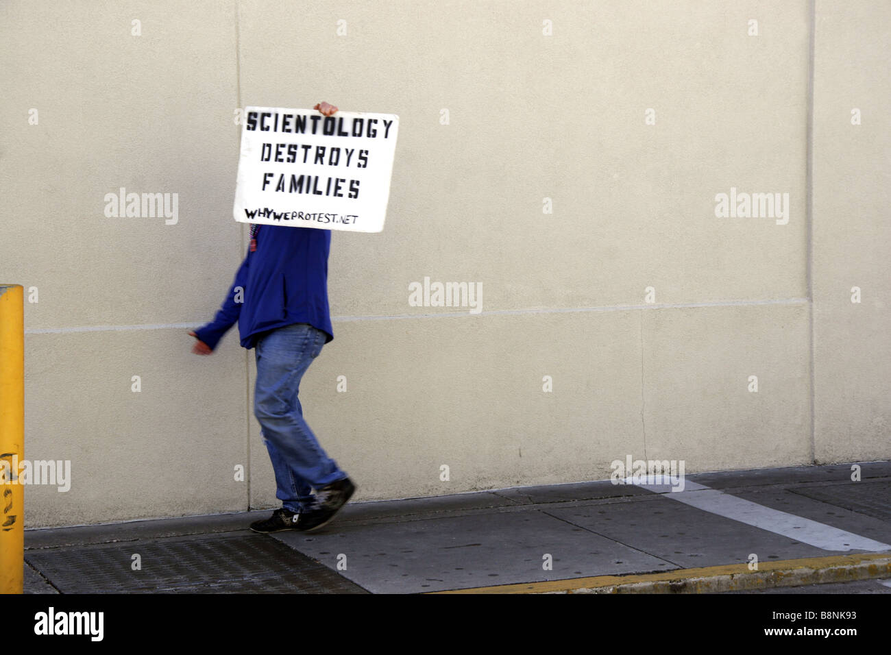 Persona che protestavano contro Scientology Clearwater, Florida USA Foto Stock