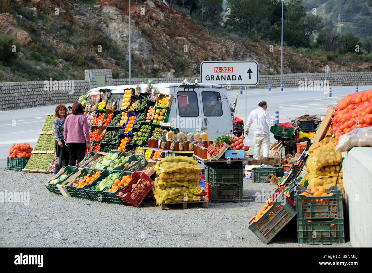 Frutta e verdura vengano venduti sul ciglio della strada sud della Spagna UE Foto Stock