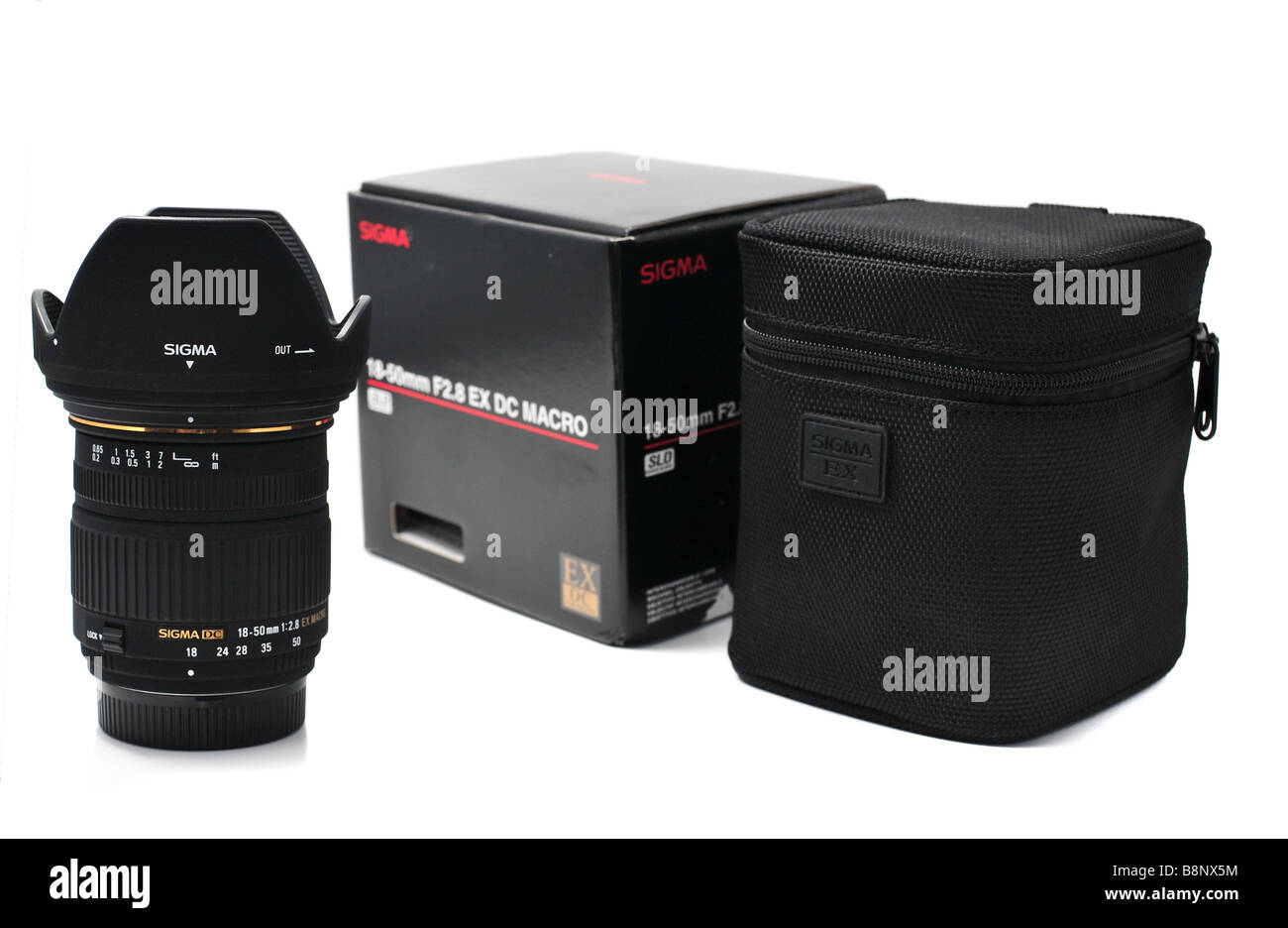 Un pack-shot del Sigma 18-50mm f2.8 obiettivo reflex digitale Foto Stock Un pack-shot del Sigma 18-50mm f2.8 obiettivo reflex digitale Foto Stock