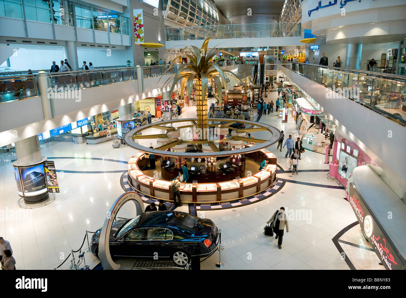 Dall'aeroporto di Dubai, terminal di partenza, gli Emirati arabi uniti Foto Stock