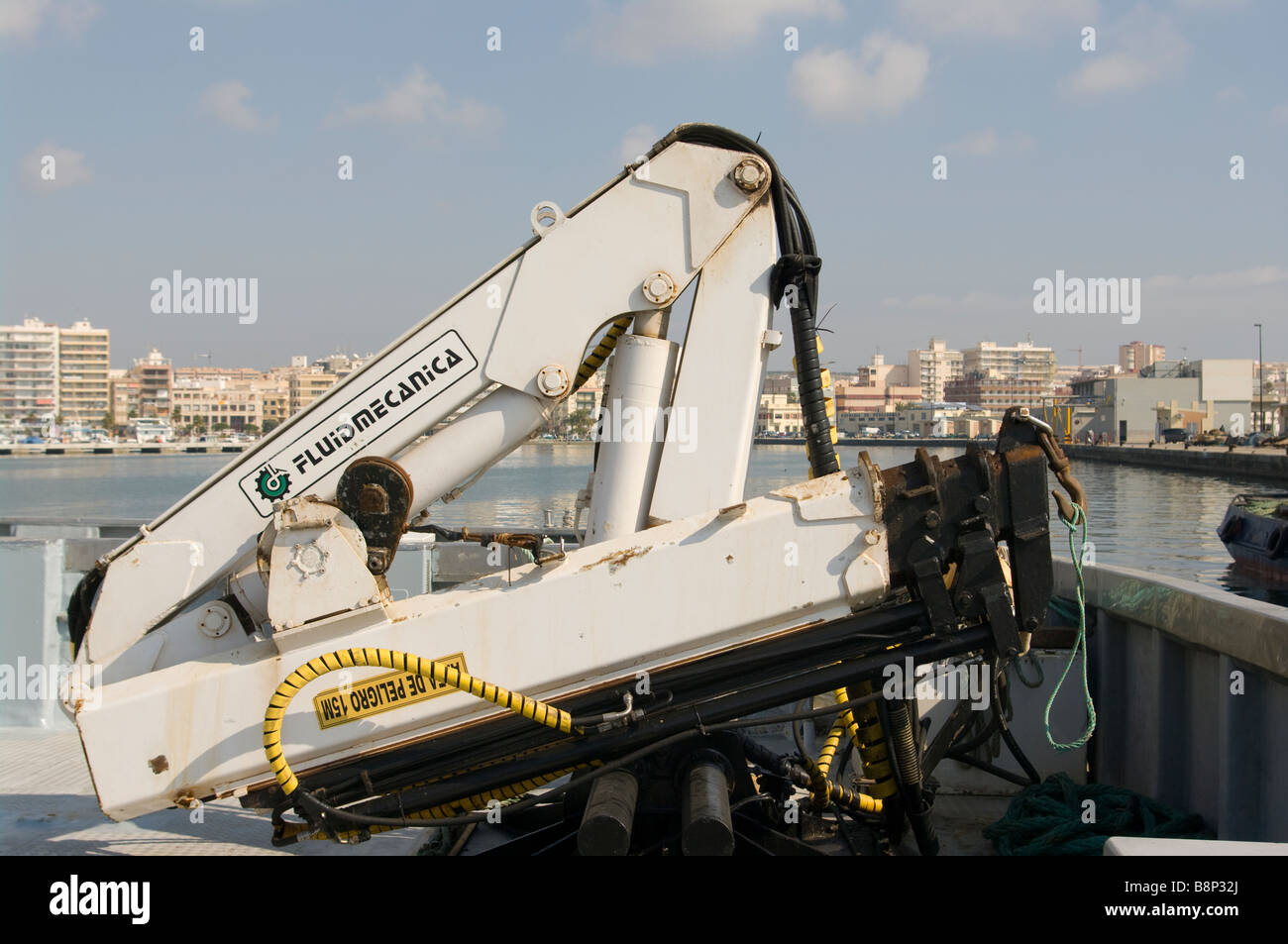 Un Fluidmecanica Hiab idraulico su una barca da pesca di Spagna Foto Stock