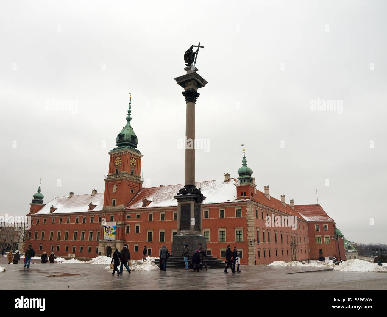 Castello reale con la Colonna di Re Sigismund III Vasa e Città Vecchia Piazza del Castello di Varsavia.la Polonia. Foto Stock