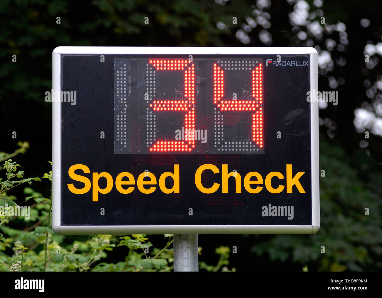 Controllo velocità di segno di avvertimento, Gran Bretagna, Regno Unito Foto Stock