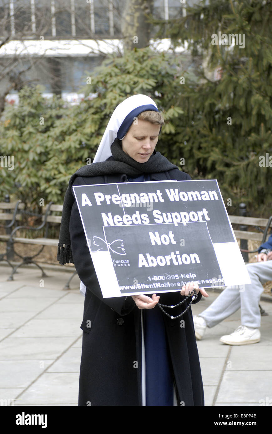 I membri e i sostenitori di Silent non più della campagna di sensibilizzazione si radunano in New York s City Hall Park Foto Stock