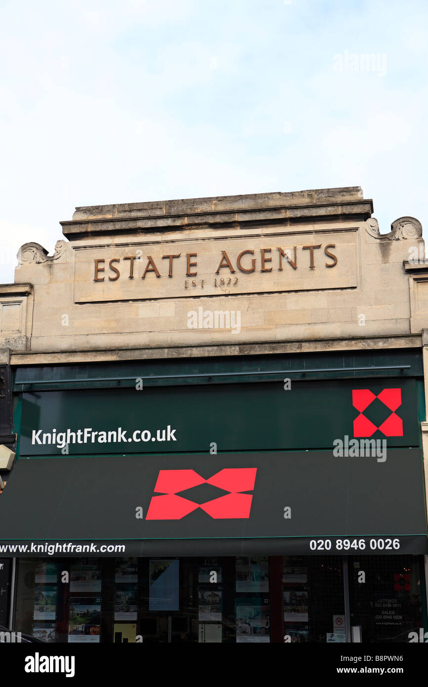 Regno Unito South West London Wimbledon Village negozi di high street Foto Stock