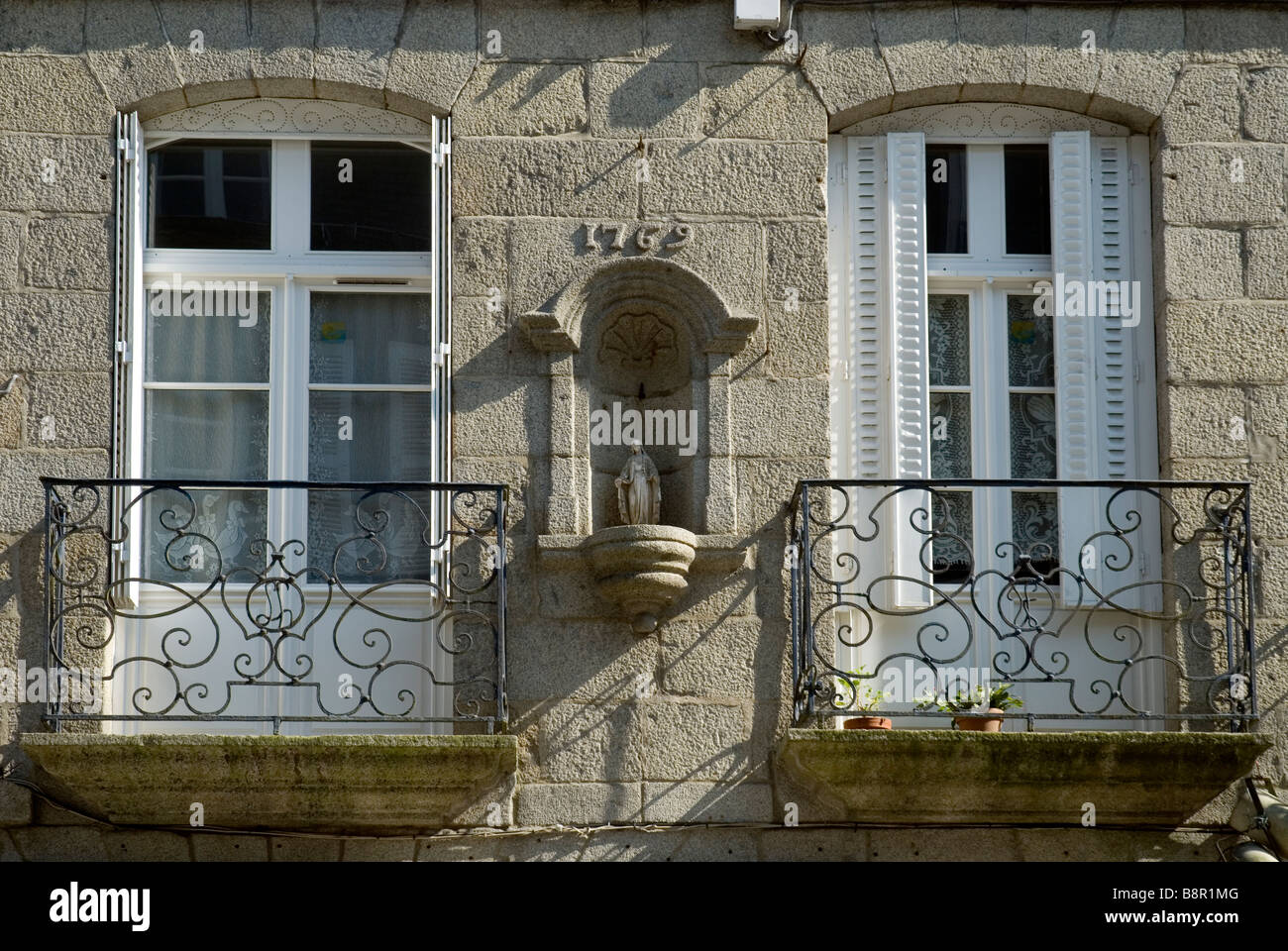 Il balcone di ogni camera in Fougères , France Foto Stock