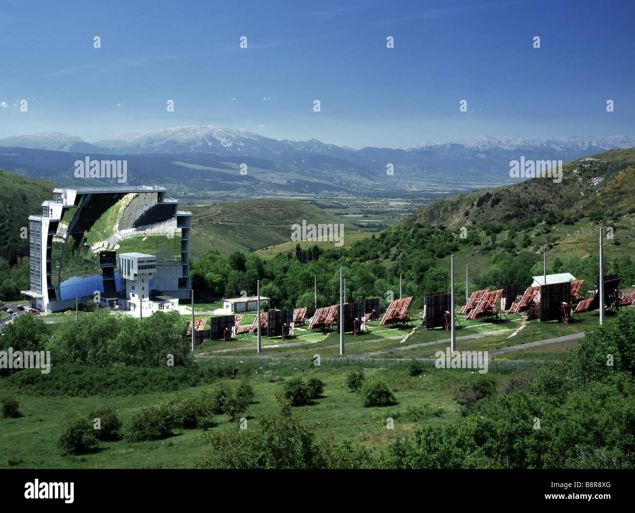 Solar power station font romeu immagini e fotografie stock ad alta ...