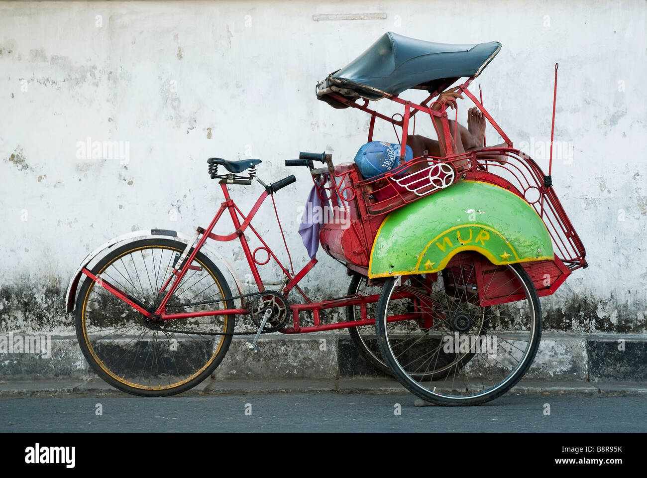 Yogyakarta indonesia java becak asia travel tuktuk Foto Stock