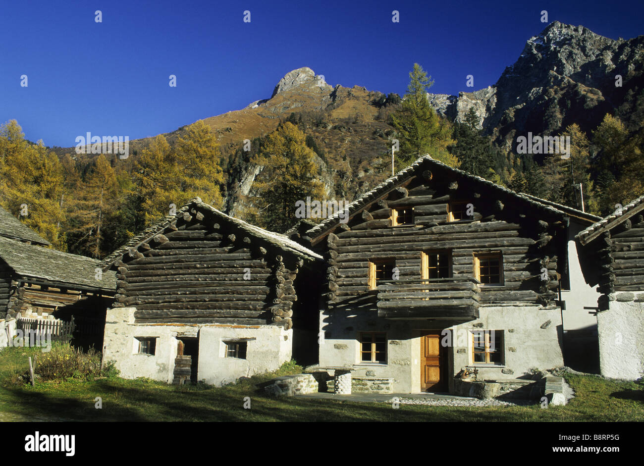 Antiche case coloniche a Borgonovo, Val Bregaglia, Svizzera, Bregaglia Foto Stock