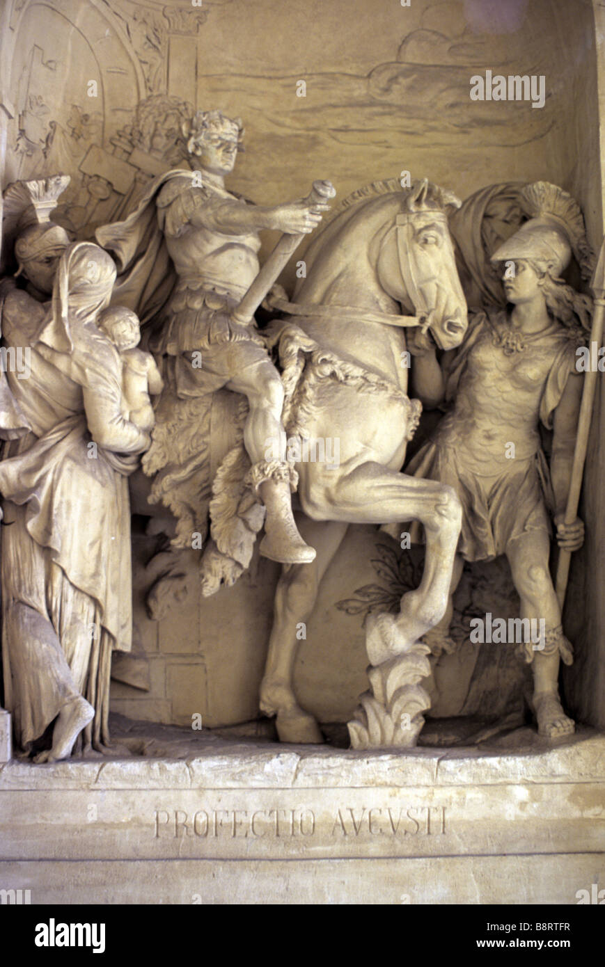 Augusto Profectio (63BC-AD14) primo imperatore di Roma (27BC-AD14), Saint Michael's Gate, il Palazzo di Hofburg di Vienna, Austria Foto Stock