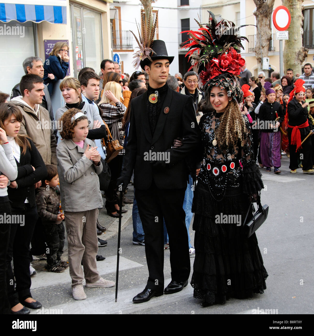 Sfilata di Carnevale a celebrare le esequie del Chanquete un bambino Sardine in Nerja spagna meridionale Foto Stock