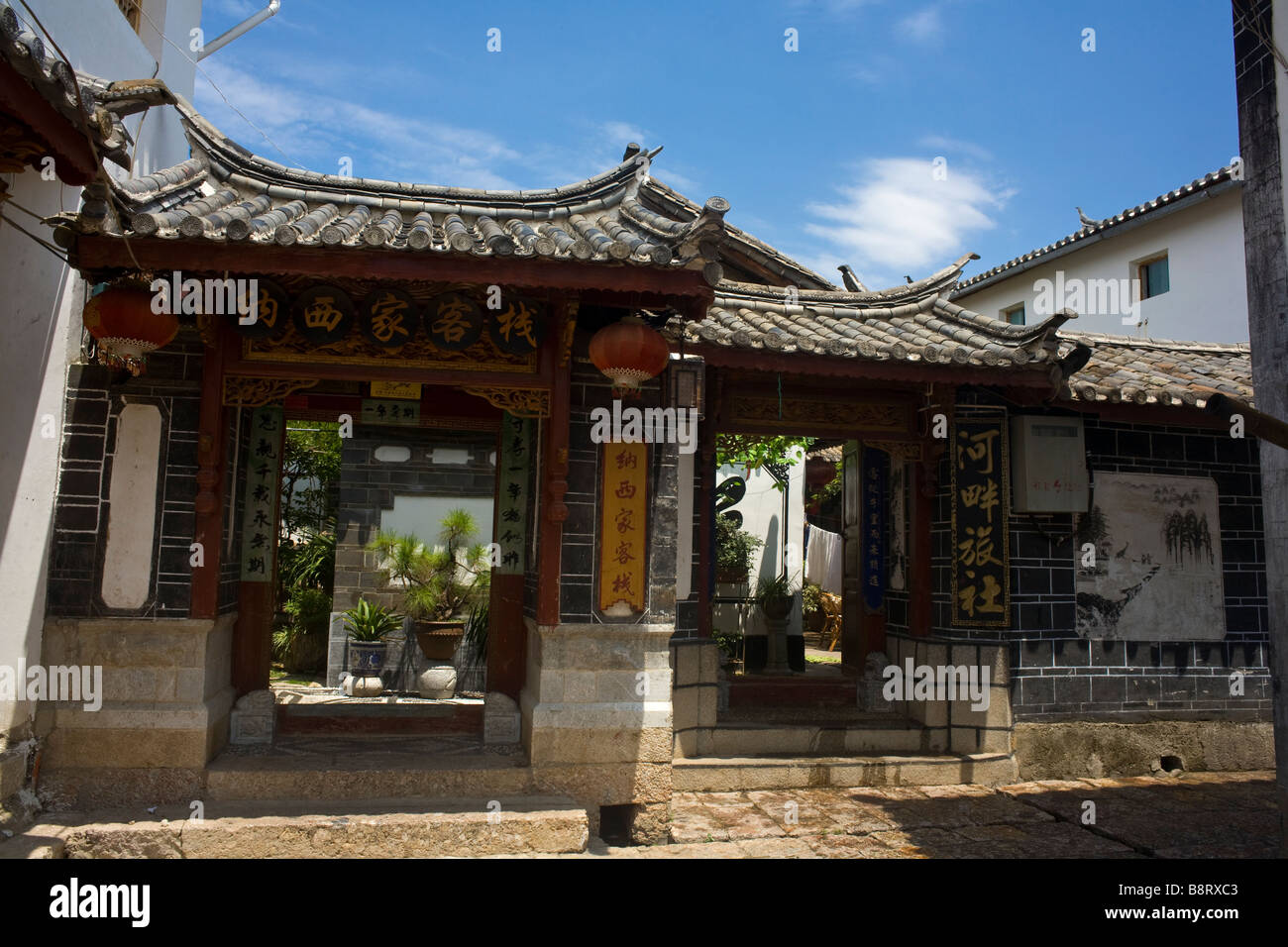 Tradizionale architettura Naxi a Lijiang, provincia di Yunan, Cina. Foto Stock