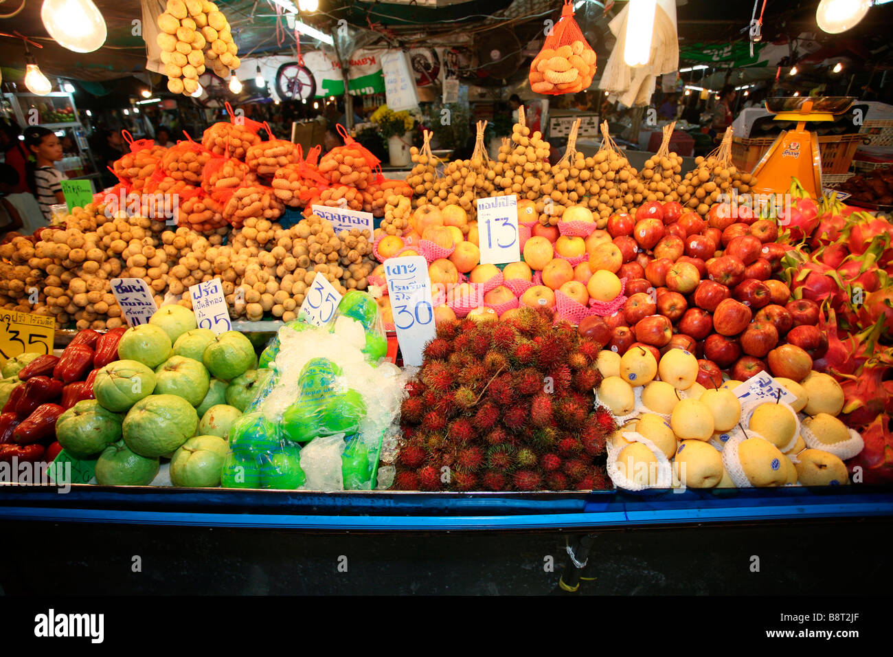 Thailandia: Krabi città: mercato della frutta Foto Stock