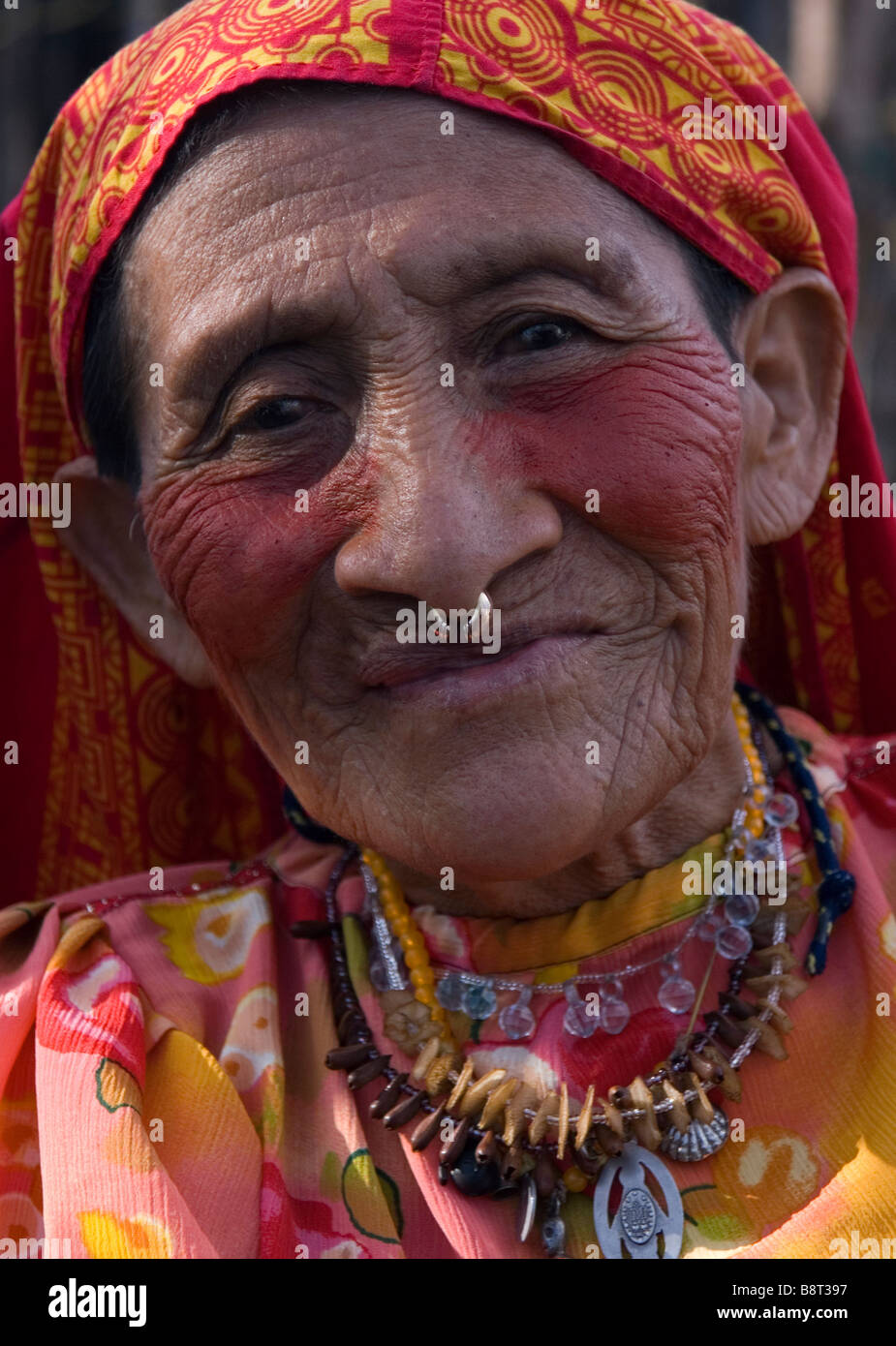 La Kuna donna in costume tradizionale Foto Stock