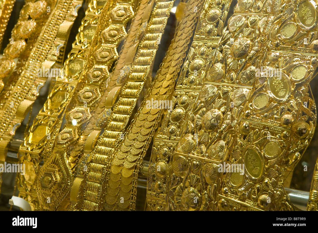 Necklace display in gold souk vetrina, Dubai, UAE Foto Stock