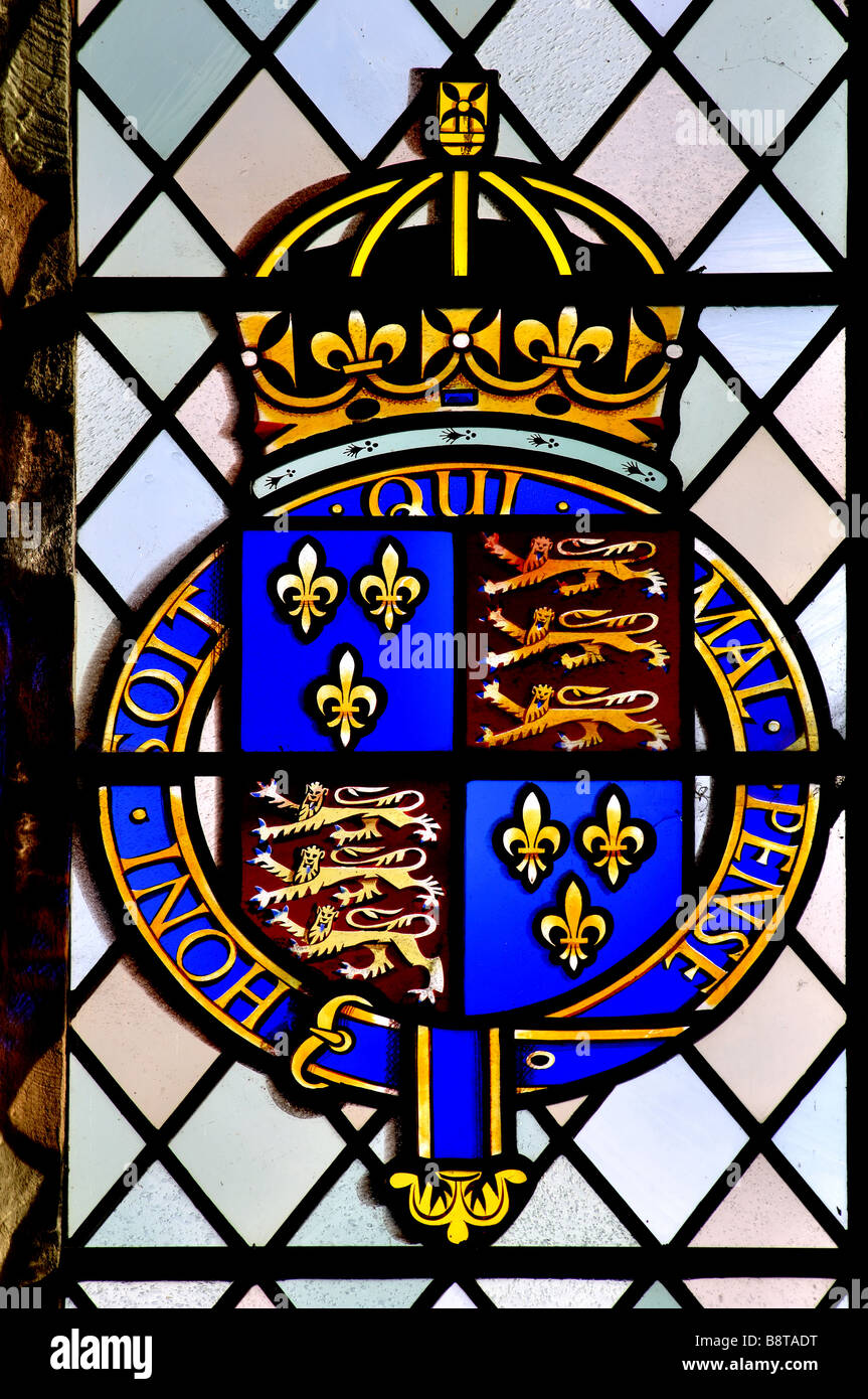 Royal bracci di Inghilterra per re Richard III, entro la giarrettiera Foto Stock