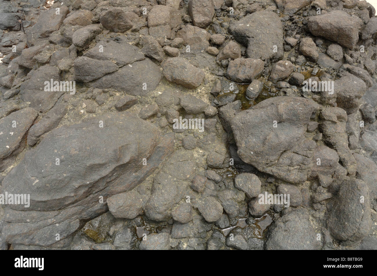 Roccia Vlocanic realizzato da bombe vulcaniche Pulau Boheydulang Semporna Sabah Borneo malese del sud-est asiatico Foto Stock