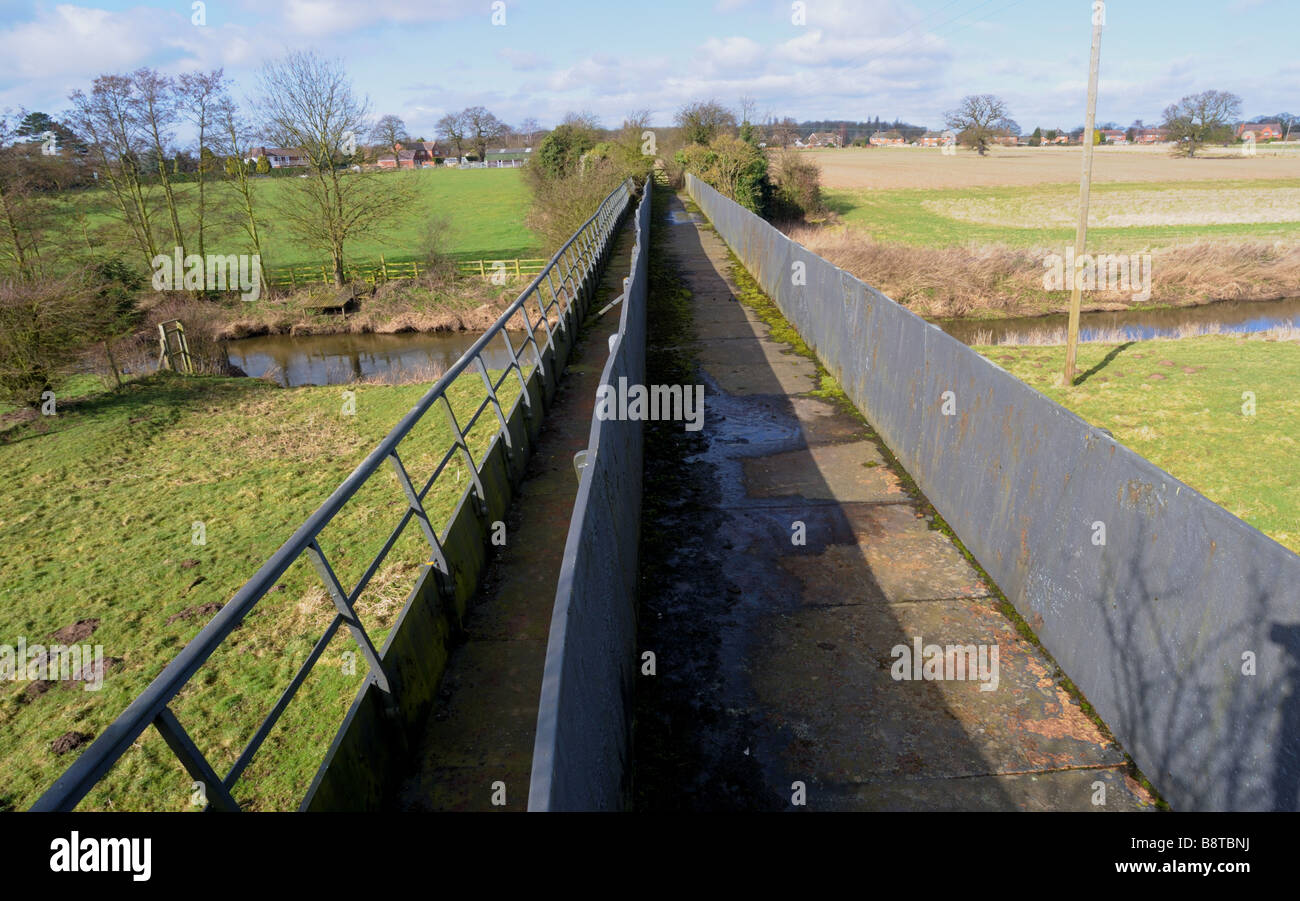 Thomas Telford di ghisa acquedotto di Longdon su Tern, Shropshire, Inghilterra Foto Stock