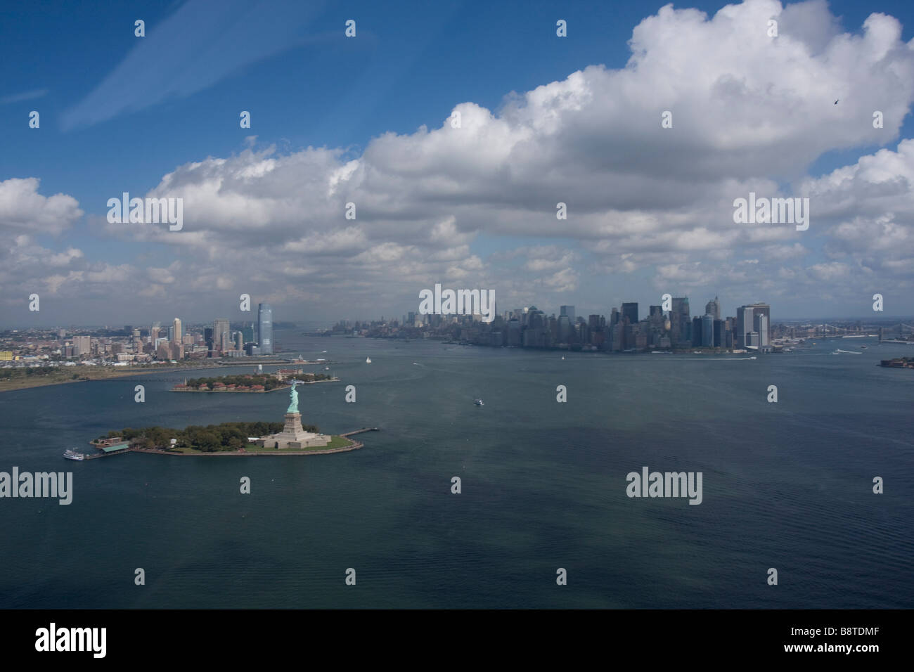 USA NY New York City vista aerea di Manhattan e la Statua della Libertà Foto Stock