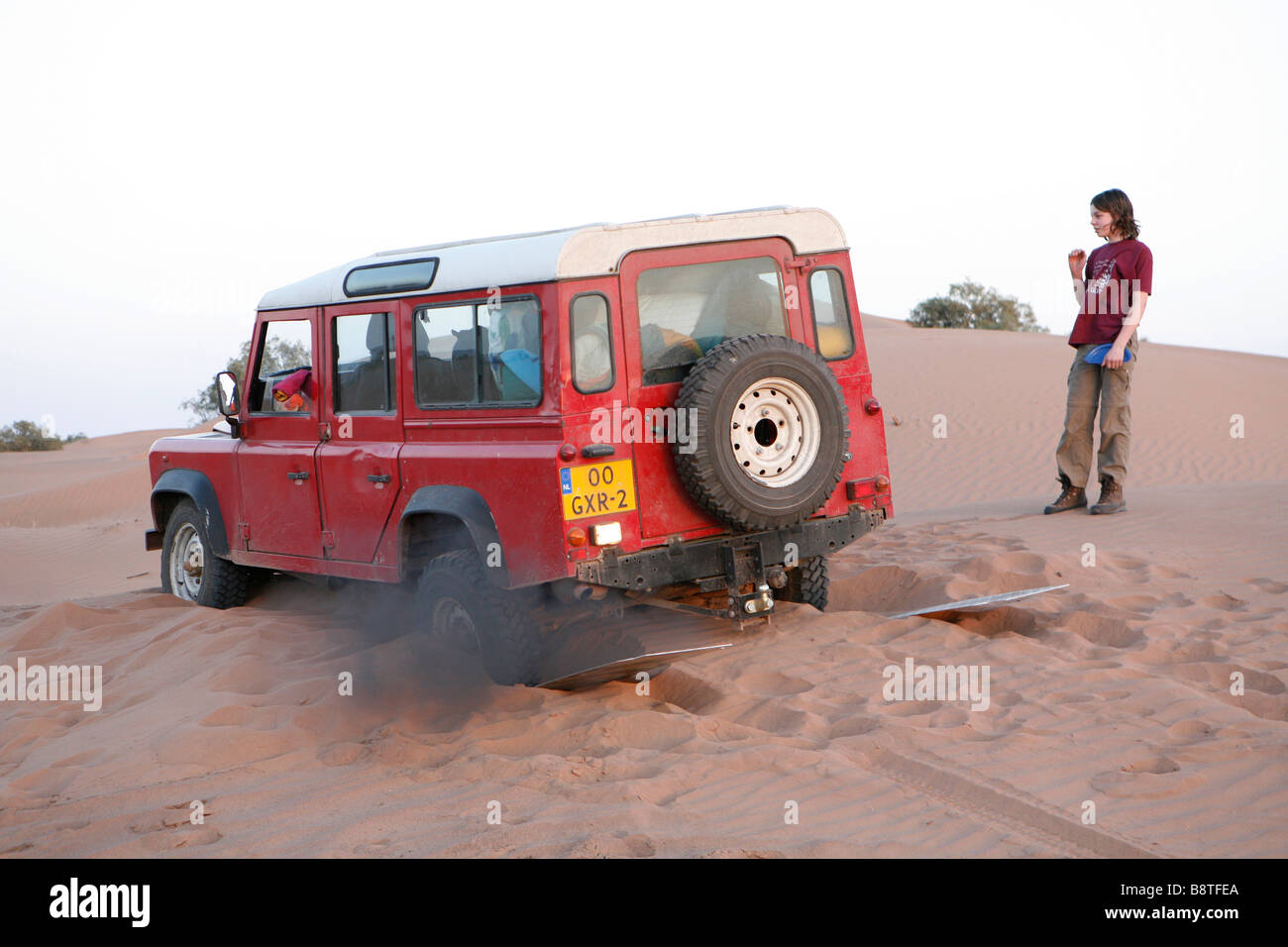 Landrover bloccati nella sabbia (off road in Marocco). Foto Stock