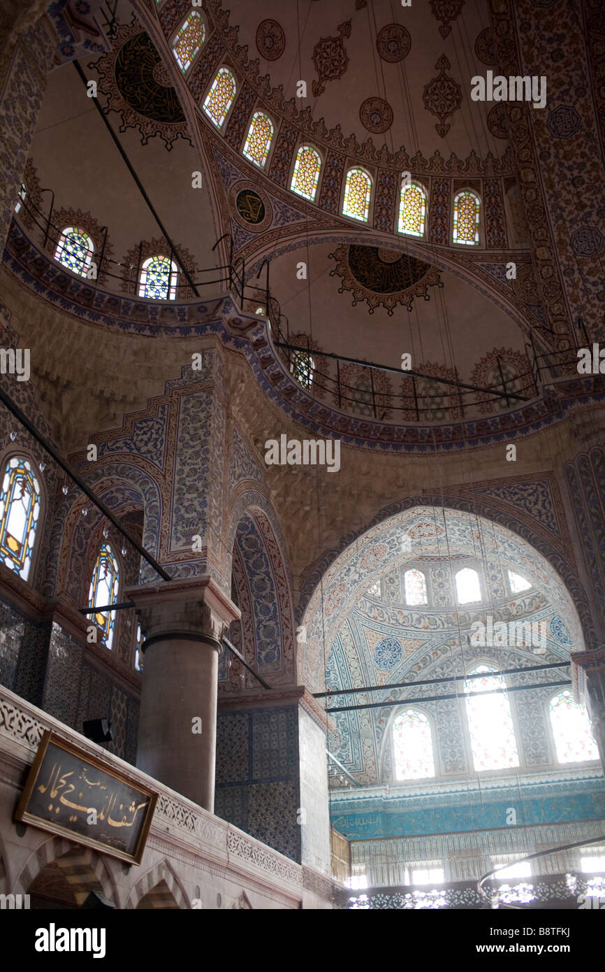 Interno del Sultano Ahmed la Moschea Blu ad Istanbul in Turchia Foto Stock