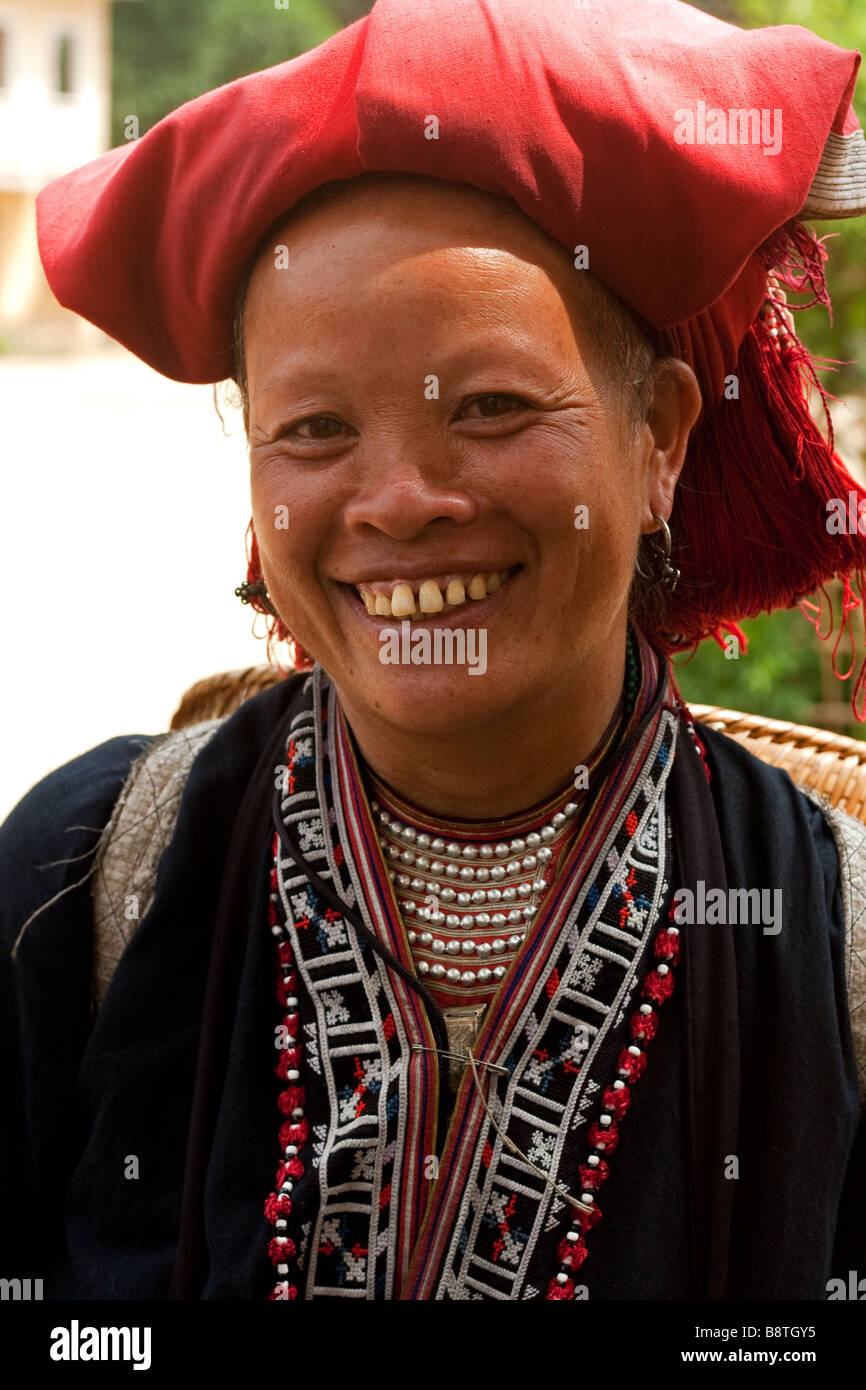 Colorato Dao lady di montagna del nord del Vietnam Foto Stock